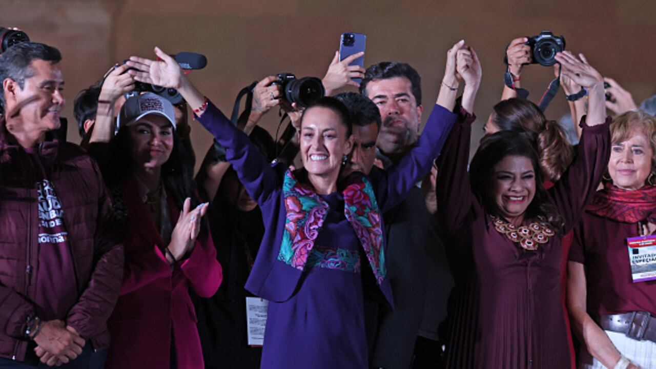 "Vamos a garantizar todos los programas del bienestar del presidente López Obrador", dijo al referirse a las múltiples ayudas económicas para ancianos, discapacitados y jóvenes. (Photo by Daniel Cardenas/Anadolu via Getty Images)