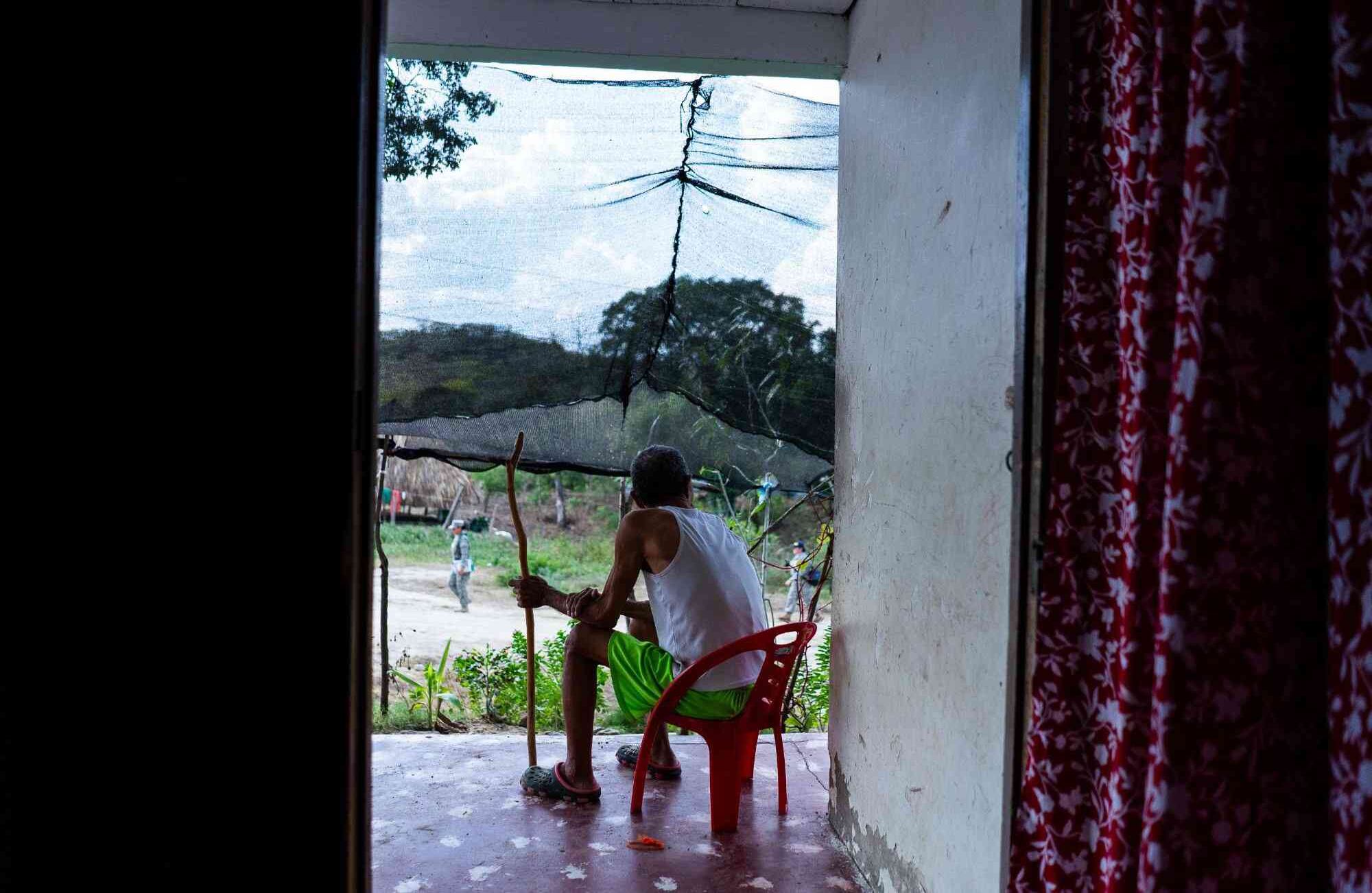Domingo Tena se resiste a perder la tranquilidad que ha sentido durante los últimos 19 años luego de su retorno. Cree que es improbable que las amenazas provengan de grupos al margen de la ley por que hace mucho no andan por aquí, asegura.