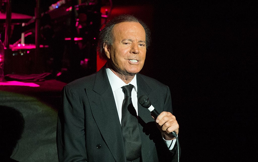 Julio Iglesias acusado de agresión sexual por dos exempleadas