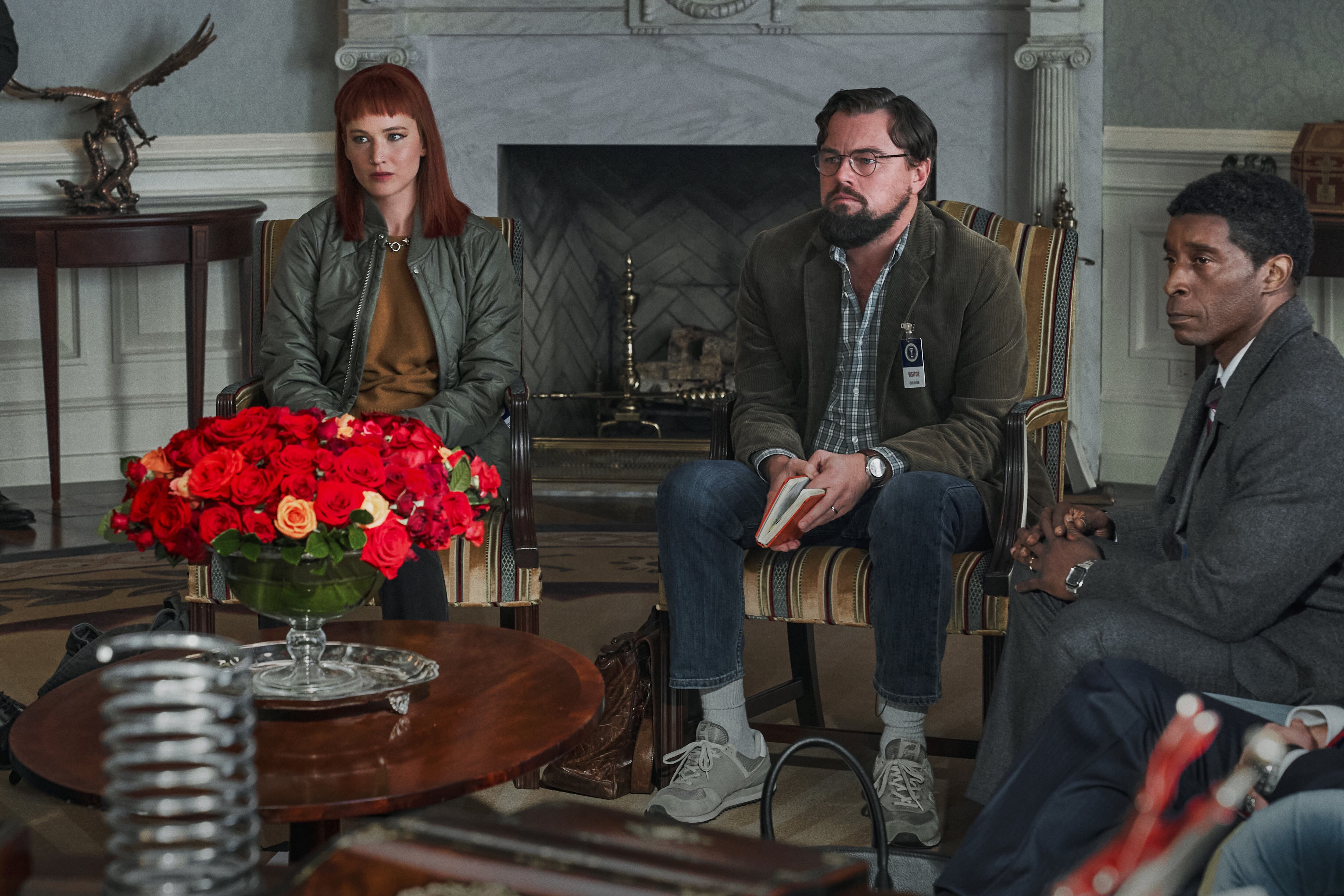 JENNIFER LAWRENCE es KATE DIBIASKY, LEONARDO DICAPRIO es el DR. RANDALL MINDY, ROB MORGAN es el DR. CLAYTON “TEDDY” OGLETHROPE.  Foto: NIKO TAVERNISE/NETFLIX © 2021