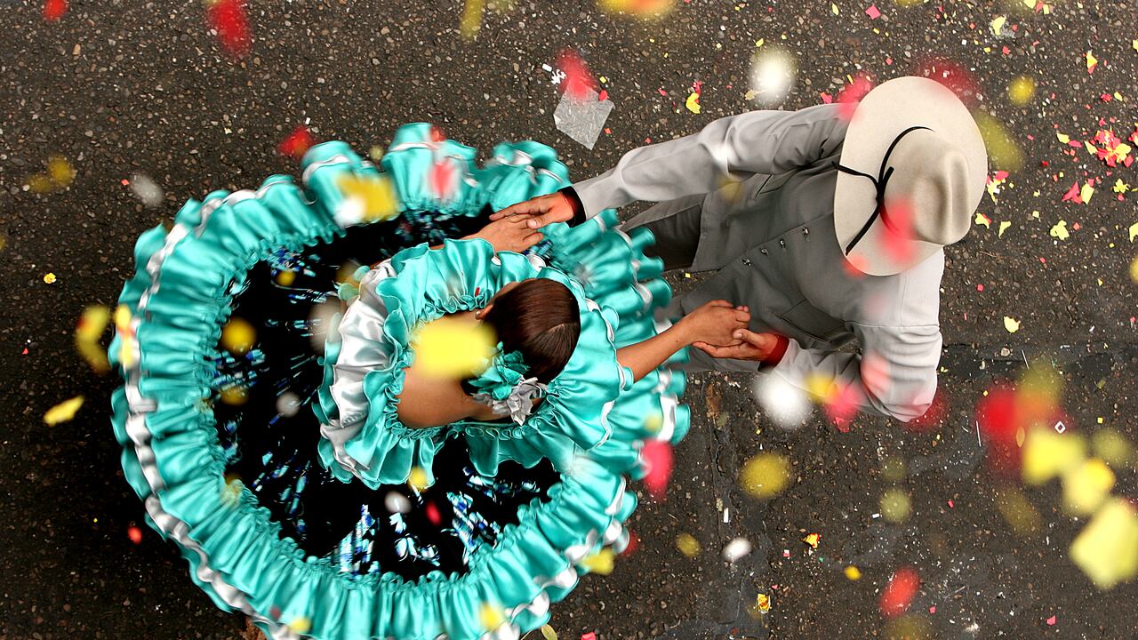 Desde el Instituto de Cultura y Turismo de Yopal se generan espacios que permiten rescatar costumbres y tradiciones como los cantos y vaquería, el trabajo llanero, los bailes tradicionales y los instrumentos típicos.