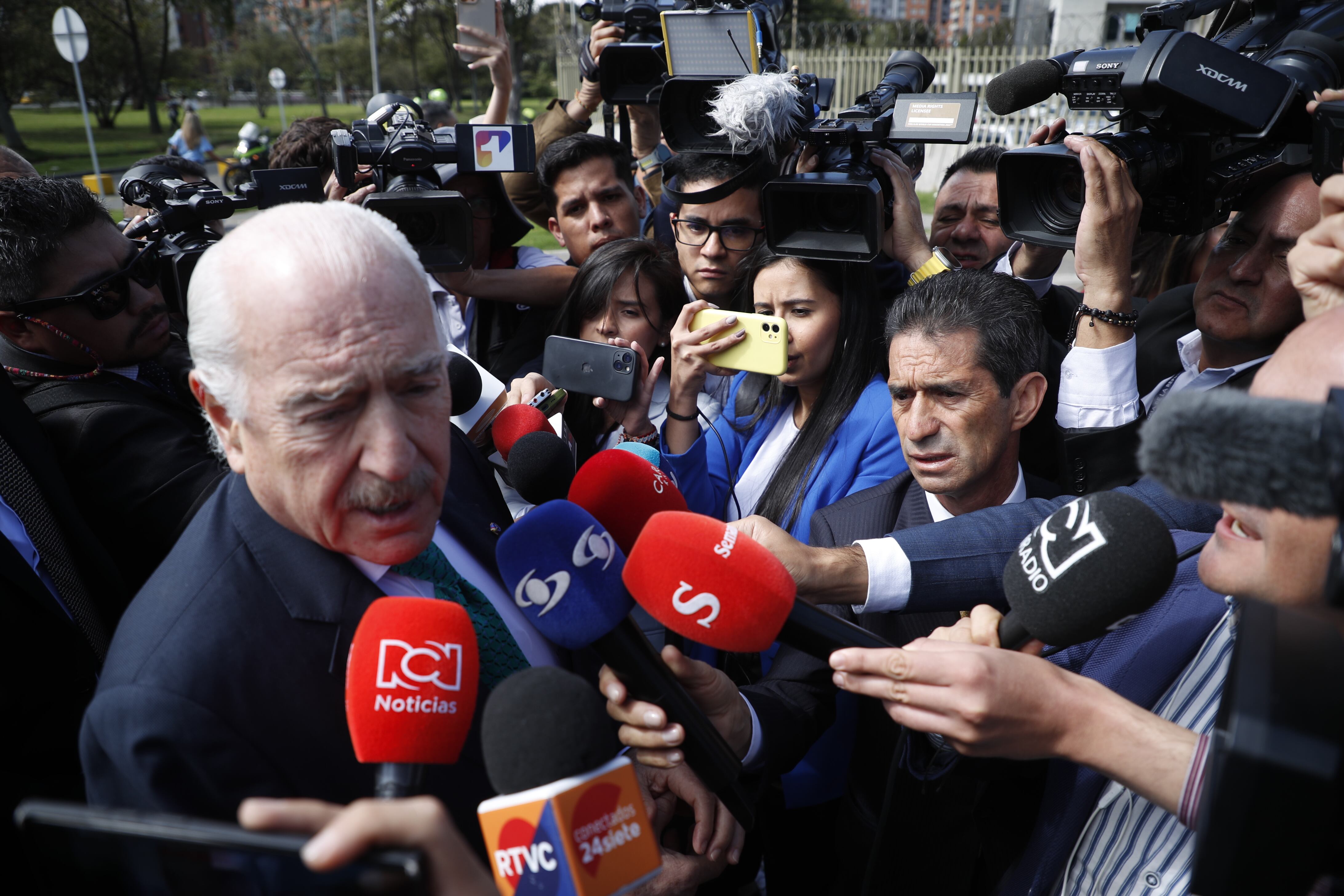 Expresidente Andrés Pastrana 
En la fiscalía