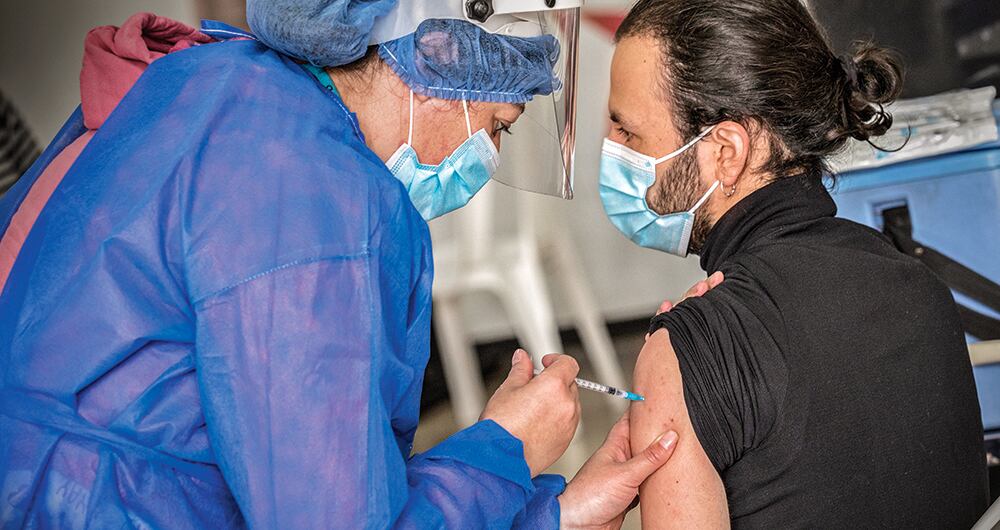 AstraZeneca es una de las farmacéuticas que produjo vacunas contra el coronavirus.