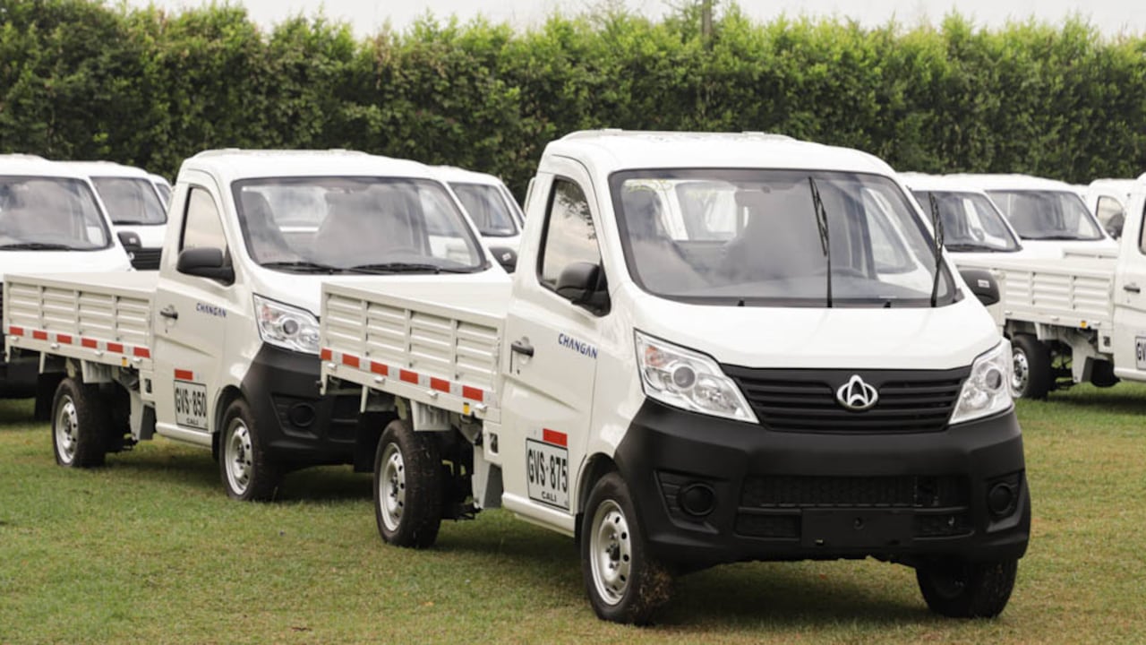 En diciembre de 2022, la Alcaldía entregó 18 vehículos a carretilleros para reemplazar los de tracción animal.