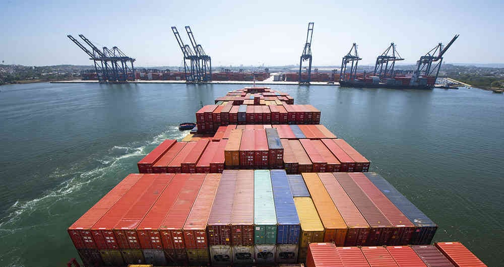Más del 80 por ciento de las mercancías y productos que circulan en el mundo lo hacen por vía marítima.