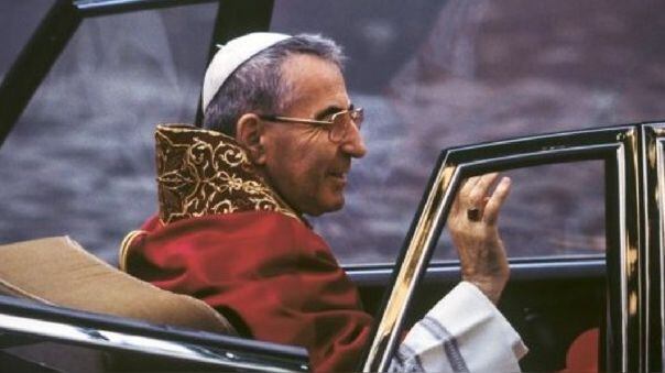 Juan Pablo I fue el primer papa nacido en el siglo XX y también el último en morir en dicho siglo.