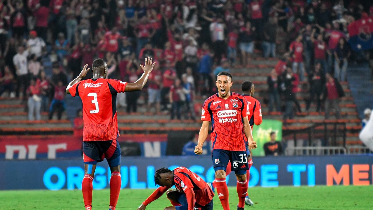 Imagen del partido entre Independiente Medellín y Junior de Barranquilla por la fecha 4 del Grupo A de los cuadrangulares.