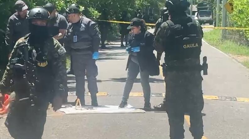 La banda de Los Costeños en Barranquilla hizo entrega de 30 armas de fuego, como muestra de buena voluntad
