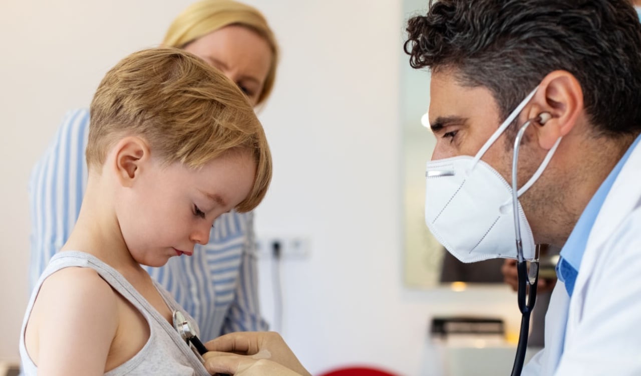 Debido a ómicron, los niños también están siendo foco de contagio en Estados Unidos