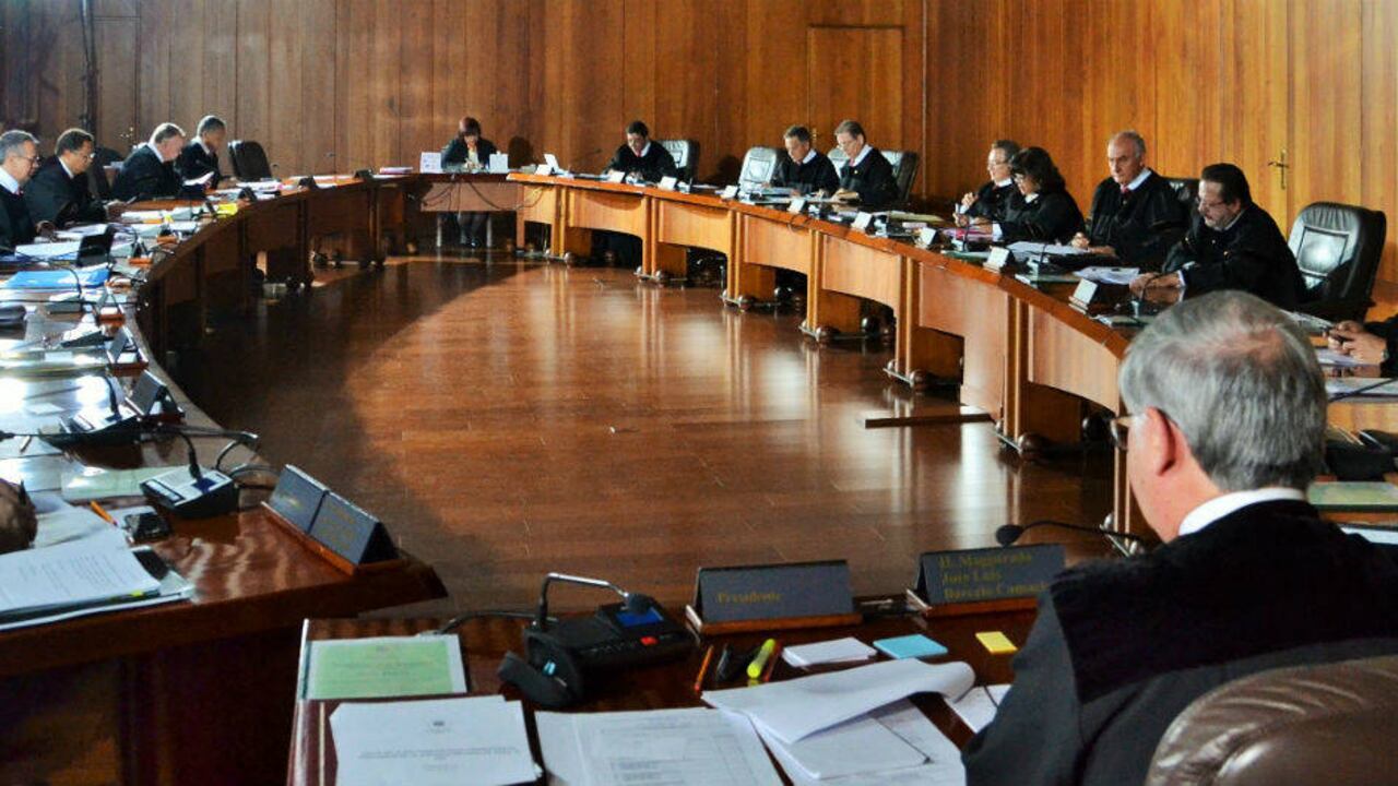 La tutela de Ashton alega que la Sala Penal ya no tiene competencia para procesarlo, pues en enero entró en vigencia la ley que crea el nuevo esquema judicial para aforados (altos dignatarios como congresistas, ministros y embajadores).