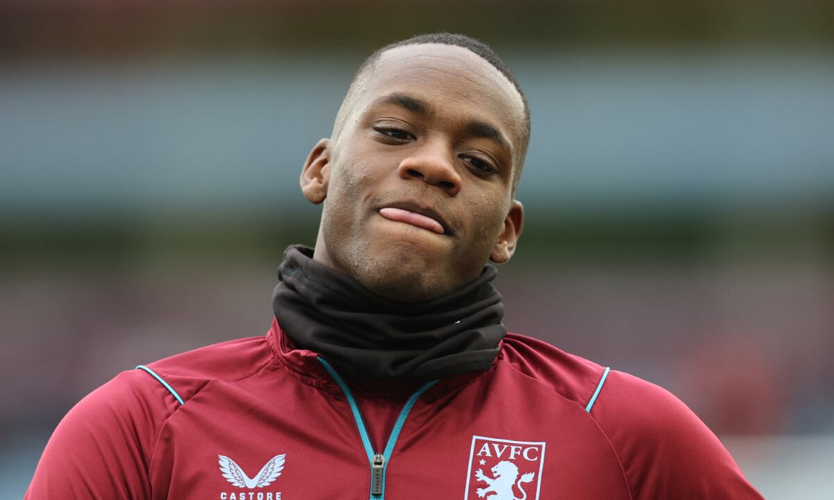 Soccer Football - Premier League - Aston Villa v Leicester City - Villa Park, Birmingham, Britain - February 4, 2023 Aston Villa's Jhon Duran during the warm up before the match REUTERS/David Klein EDITORIAL USE ONLY. No use with unauthorized audio, video, data, fixture lists, club/league logos or 'live' services. Online in-match use limited to 75 images, no video emulation. No use in betting, games or single club /league/player publications. Please contact your account representative for further details.