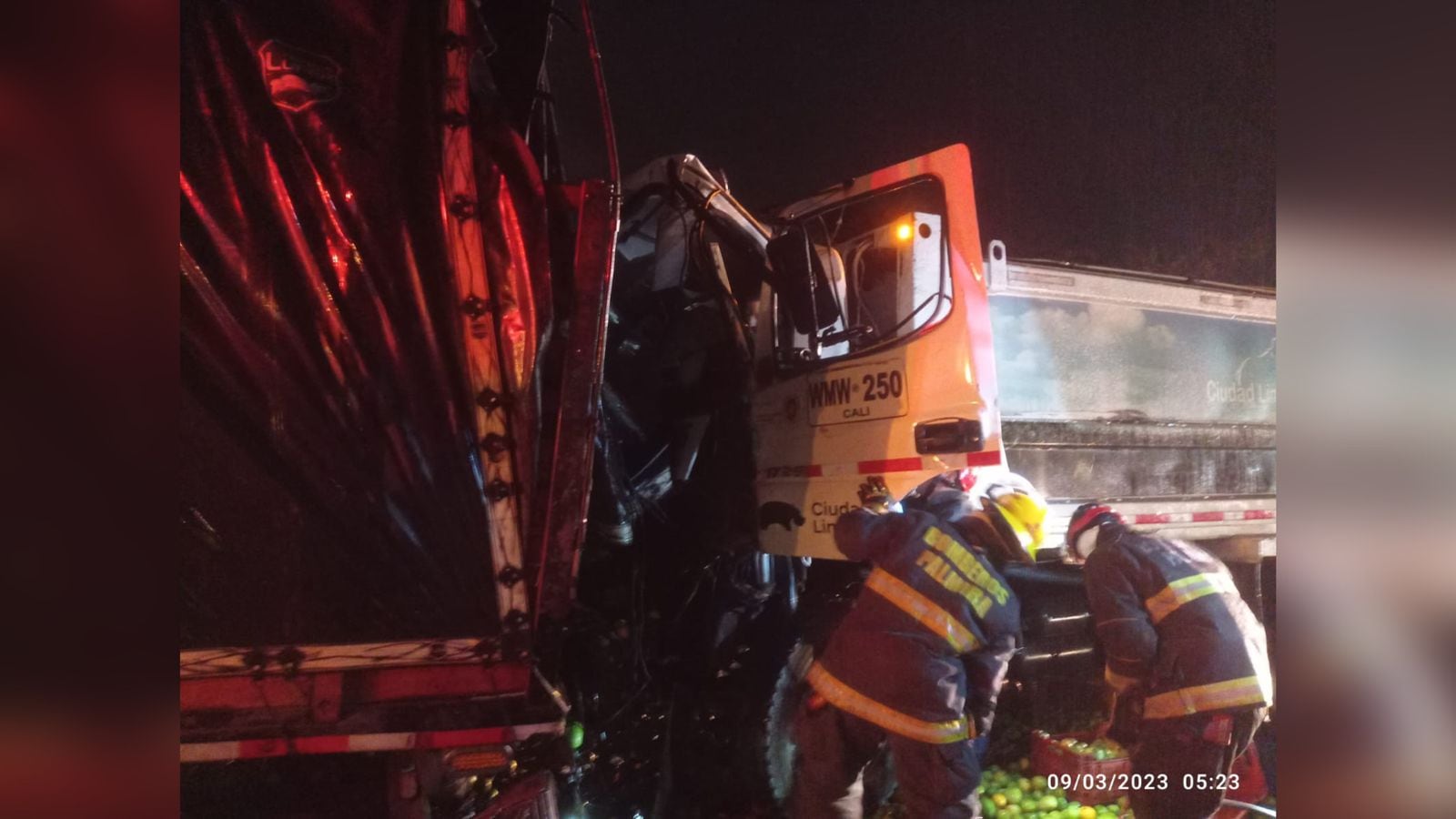 Tres personas resultaron lesionadas en el accidente.