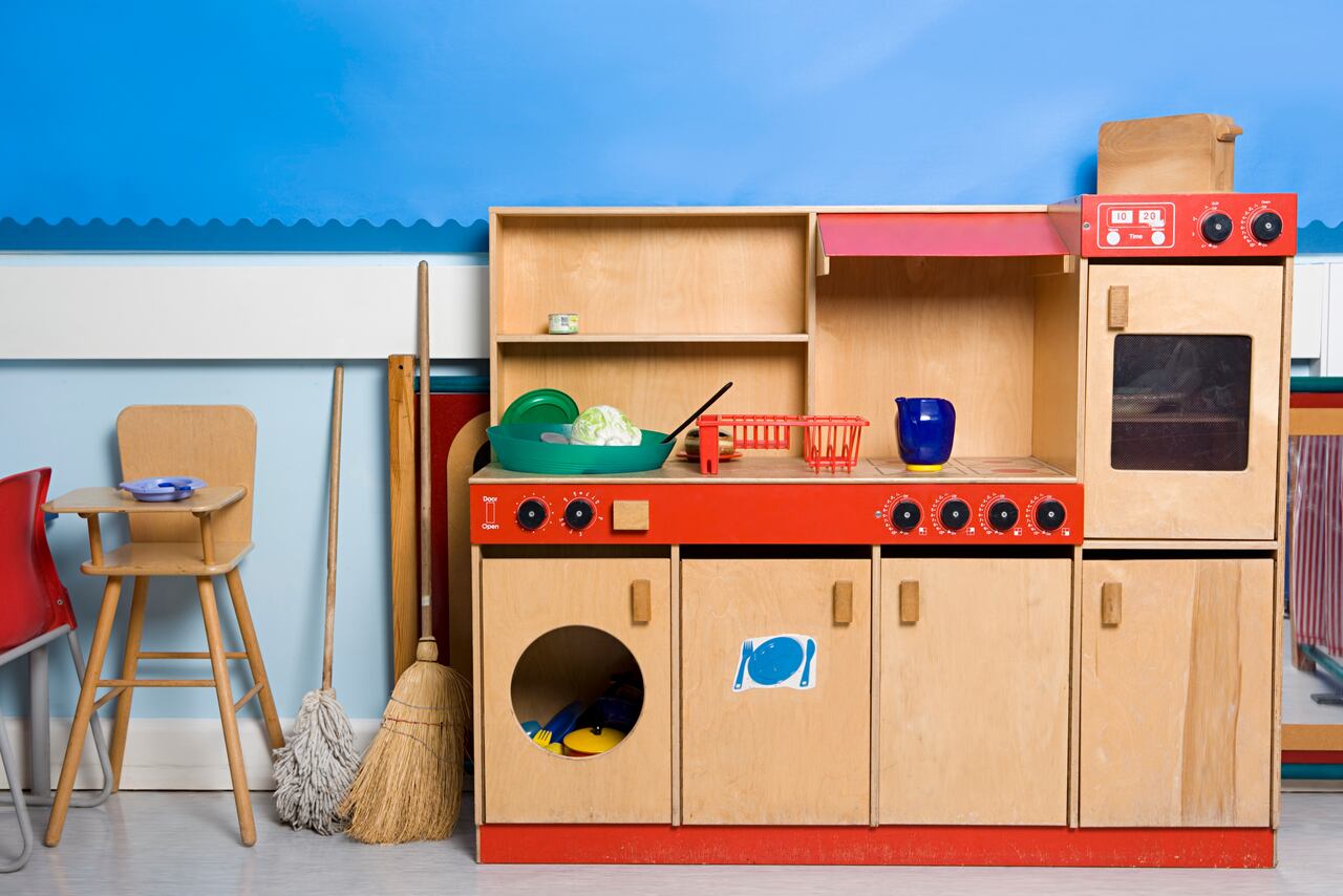 La Comisión de Seguridad de Productos del Consumidor de Estados Unidos advierte sobre los peligros que pueden representar los ganchos y accesorios de algunos juguetes para niños.