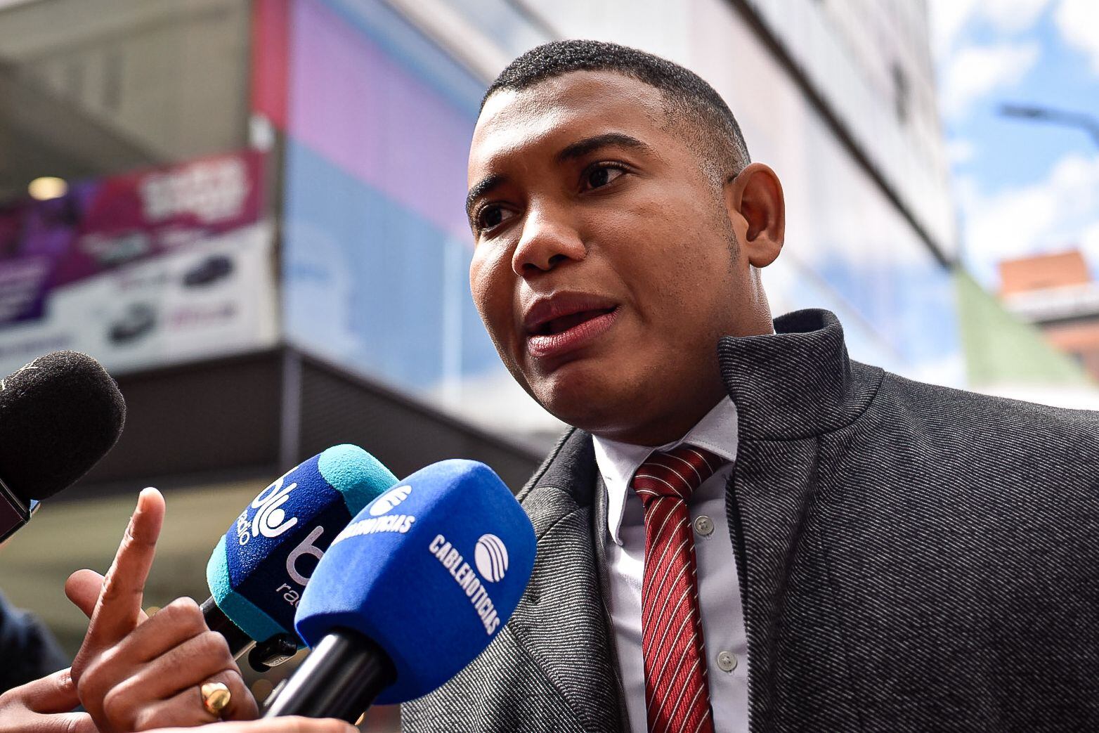 Miguel Polo Polo llegó a la Sala de Instrucción de la Corte Suprema de Justicia para asistir a la audiencia de conciliación con el presidente Gustavo Petro.