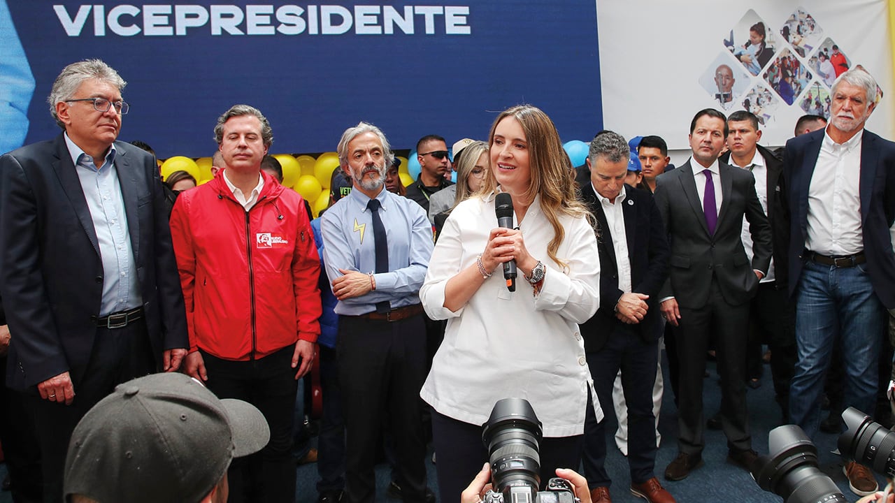 Los partidos tradicionales que no tuvieron candidato presidencial sostuvieron reuniones de bancada para tomar decisiones frente a la campaña. La mayoría decidió irse con Paloma Valencia. Hay congresistas con serios cuestionamientos.