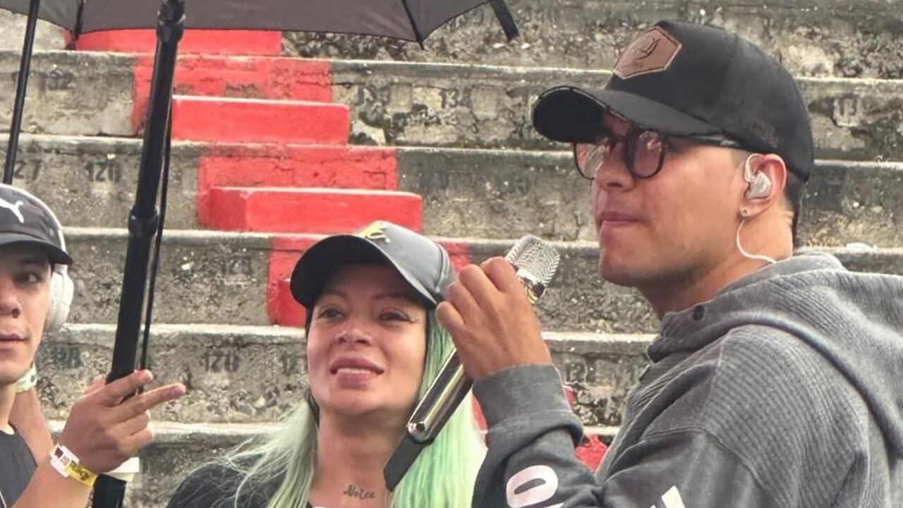 Ambos artistas compartieron escenario durante uno de los shows del caldense.