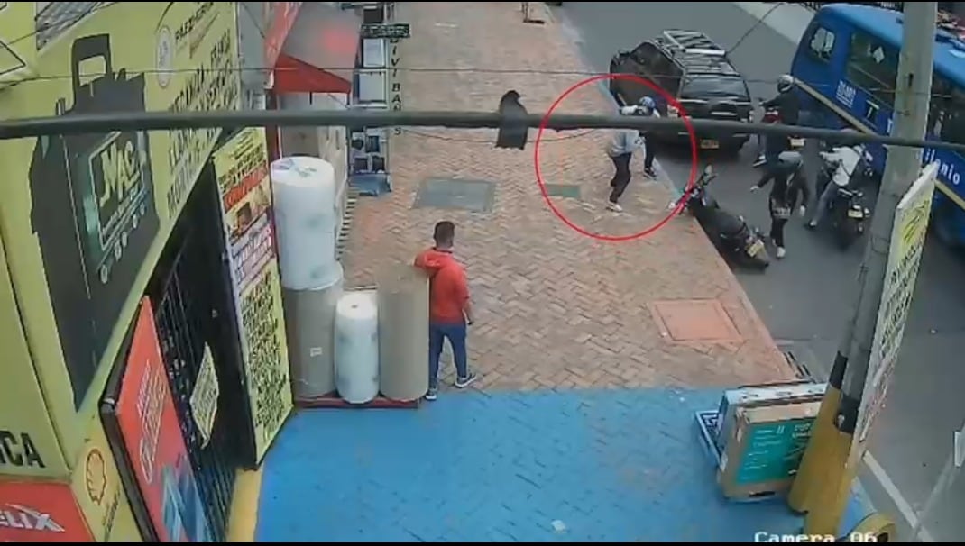 Capturan a joven que hirió a un ciudadano para robarle una cadena de 9 millones de pesos en Suba.