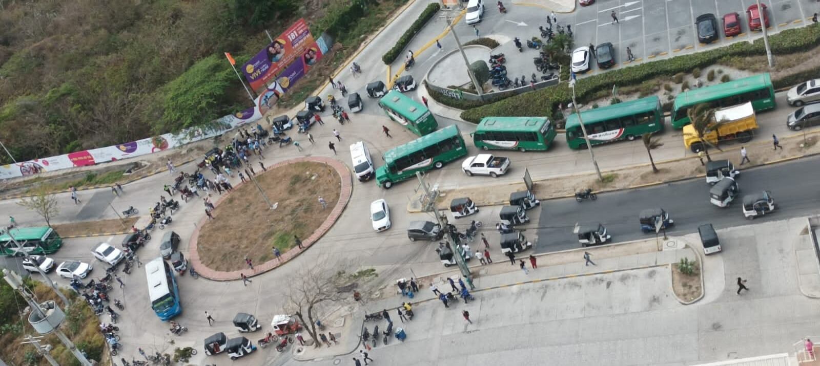 El bloqueo fue sobre la rotonda y se impidió el paso a todo tipo de vehículo