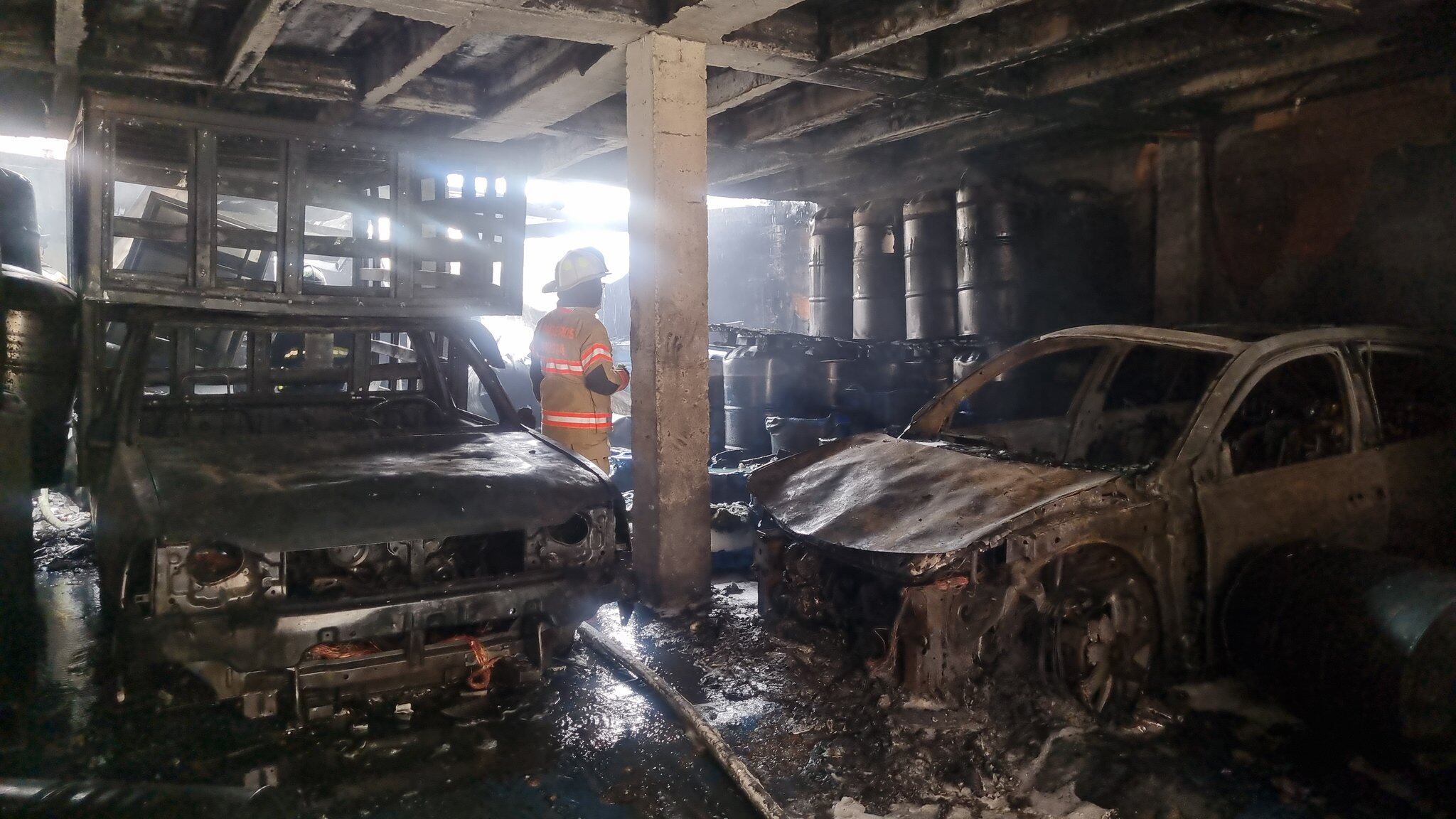 Instalaciones al interior de la fábrica luego del incendio.