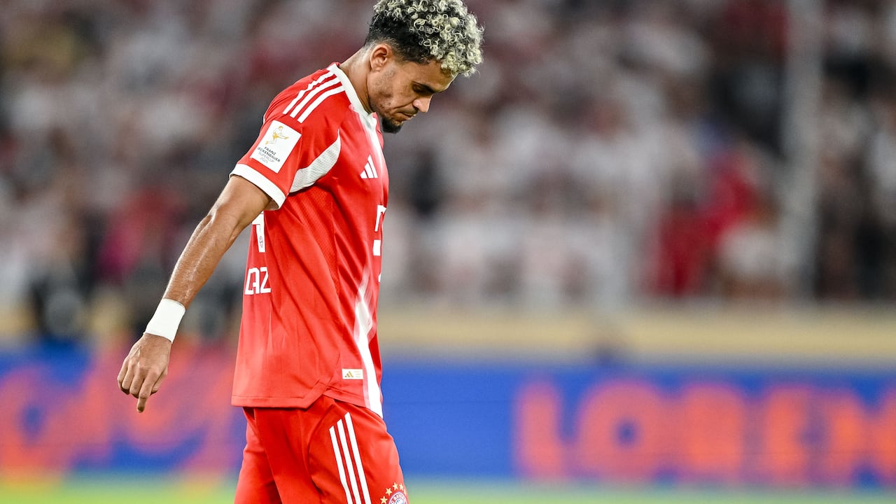 Stuttgart, Germany - August 16: Luis Díaz of Bayern Muenchen looks dejected during the Franz-Beckenbauer-Supercup 2025 match between VfB Stuttgart and FC Bayern München at MHPArena on August 16, 2025 in Stuttgart, Germany. (Photo by Harry Langer/DeFodi Images/DeFodi via Getty Images)
