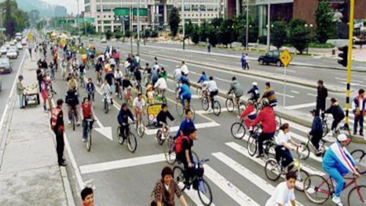 Por más de 30 años la ciclovía estuvo en el costado occidental.