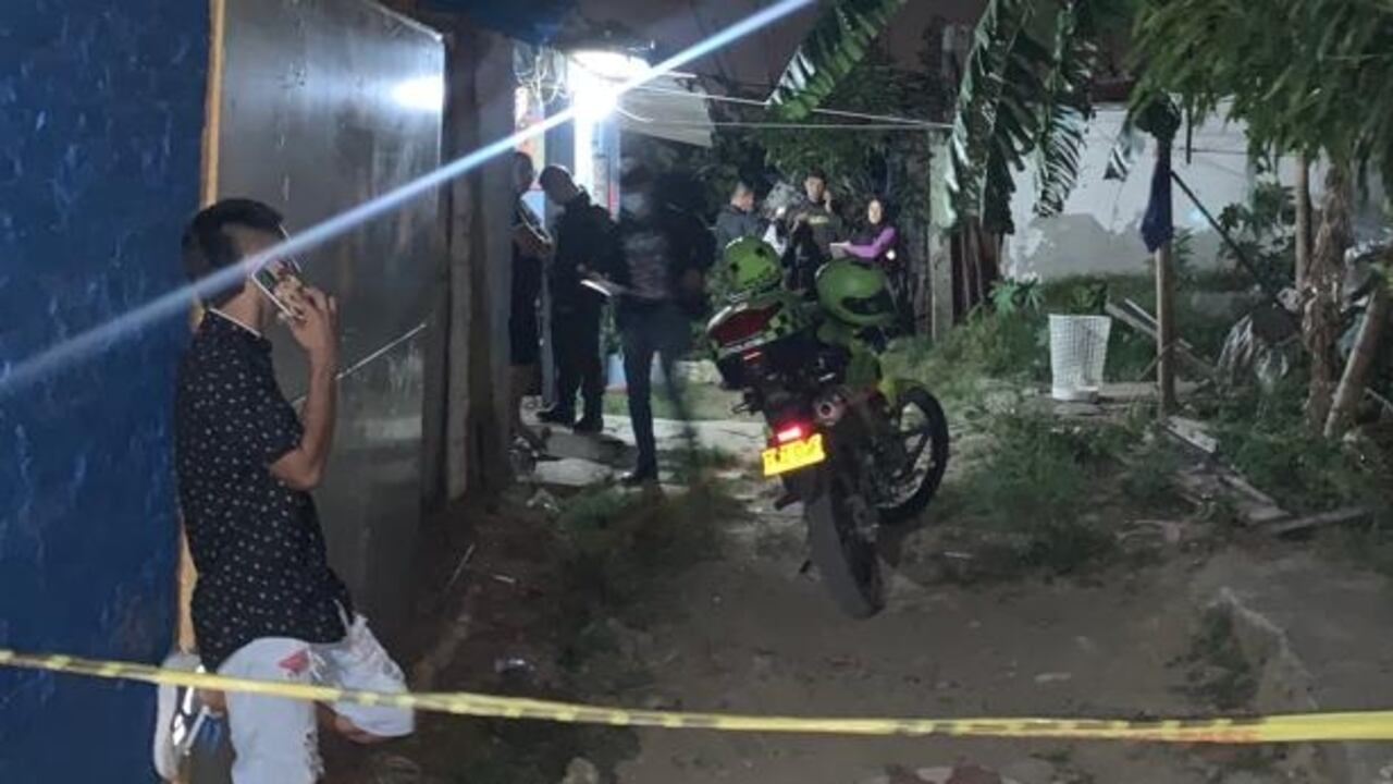 Dos personas murieron en el sitio, mientras que otra falleció en el hospital.