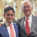 El director de la Dian, Luis Carlos Reyes, y el ministro de Hacienda, José Antonio Ocampo, celebraron la aprobación de la reforma tributaria en el Senado.