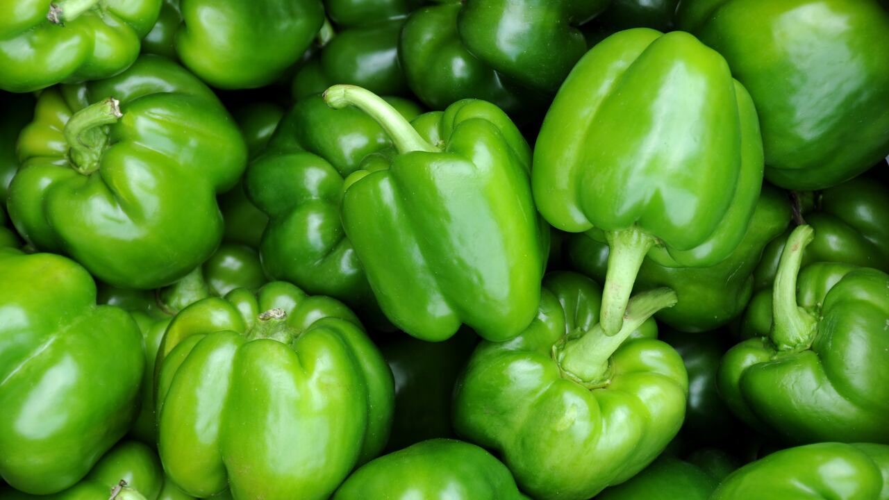 Comer más vegetales verdes puede evitar factores de riesgo como el colesterol elevado, el azúcar en la sangre y los niveles de presión arterial.