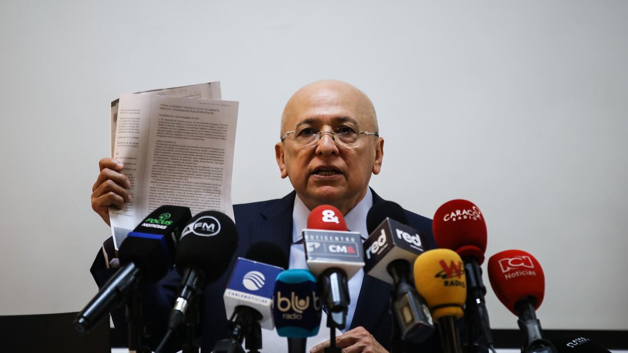 rueda de prensa de Eduardo Montealegre