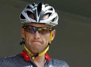 Lance Armstrong tendrá que devolver el dinero obtenido con sus victorias.