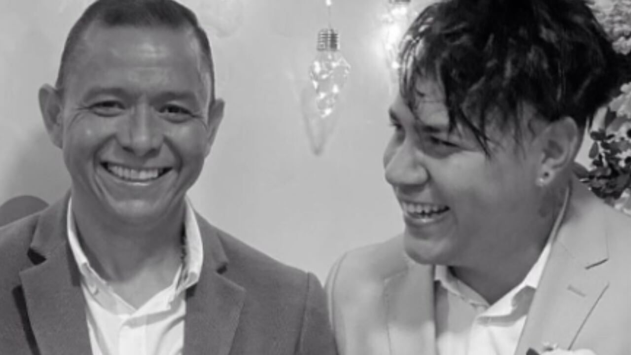 Aldair Valenciano junto a su padre.