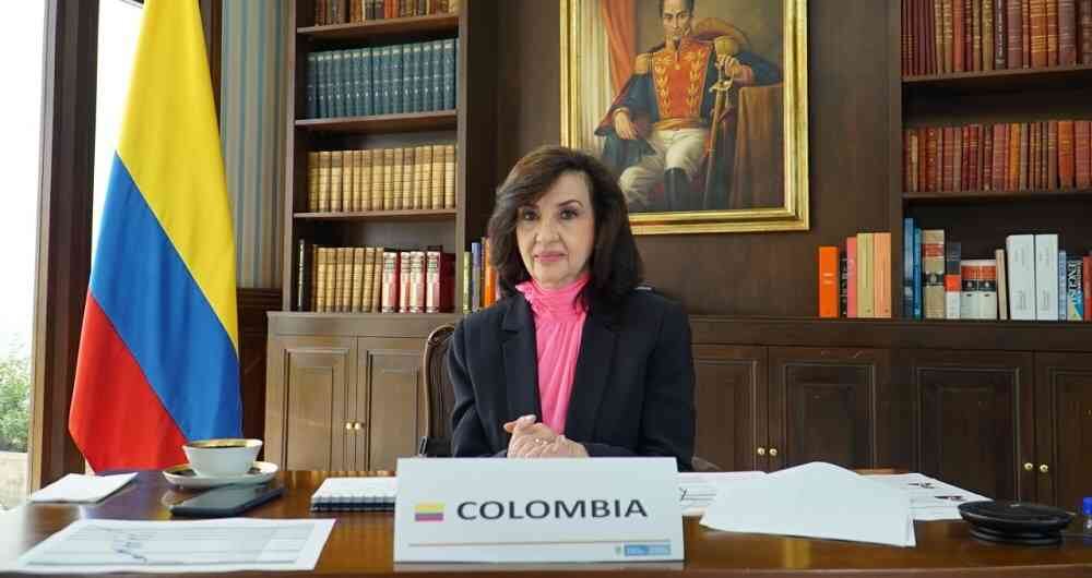 La canciller Claudia Blum dio positivo para coronavirus. 