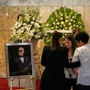 Zulinka Pérez durante el funeral de su padre, el músico Rubby Pérez