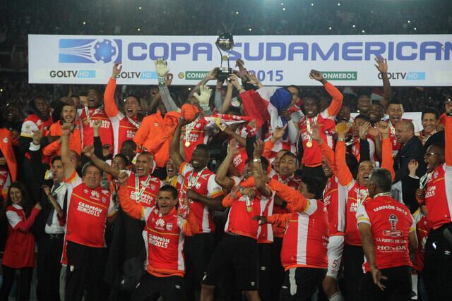 Santa Fe campeón de la Copa Sudamericana 2015 ante Huracán.