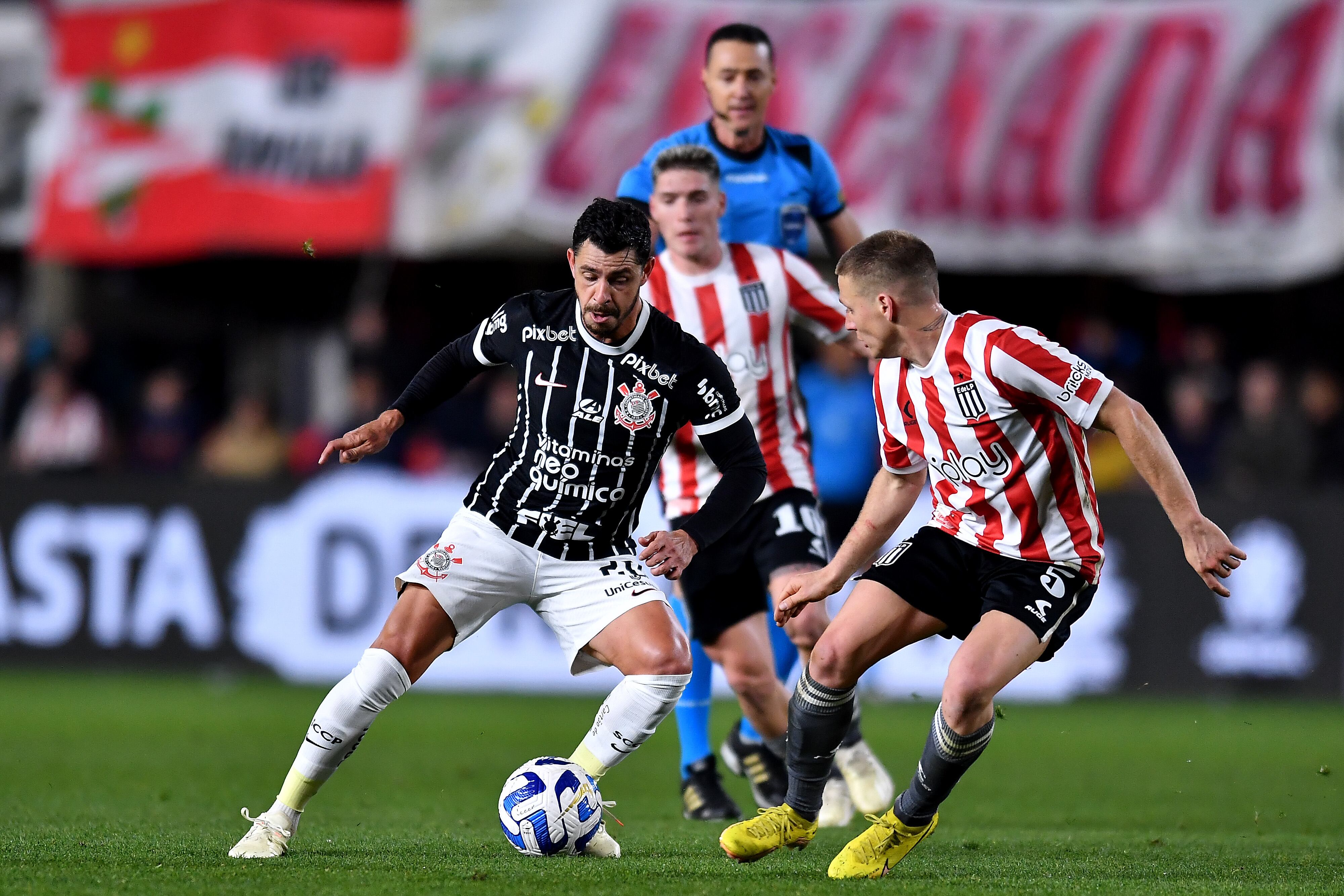 Estudiantes v Corinthians - Copa CONMEBOL Sudamericana 2023