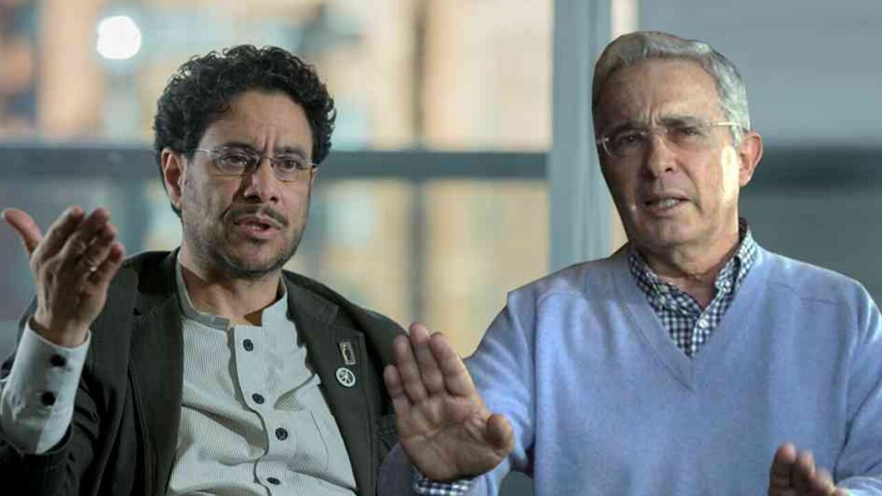 "Es importante dejar claro que a lo largo de estos años yo no he presentado un solo testigo ante la Corte Suprema de Justicia. Le hemos solicitado, por supuesto, que se practiquen pruebas, que se tomen declaraciones, pero quien ha llevado los testigos a la Corte es el senador Uribe y sus abogados", aclara Cepeda.