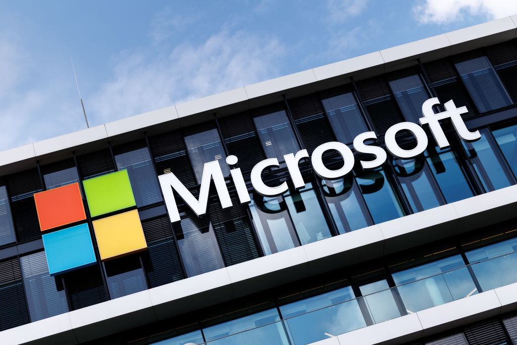 Empresas y usuarios deberán cambiar a OneNote para Windows ante la inminente ralentización de su versión en Windows 10.