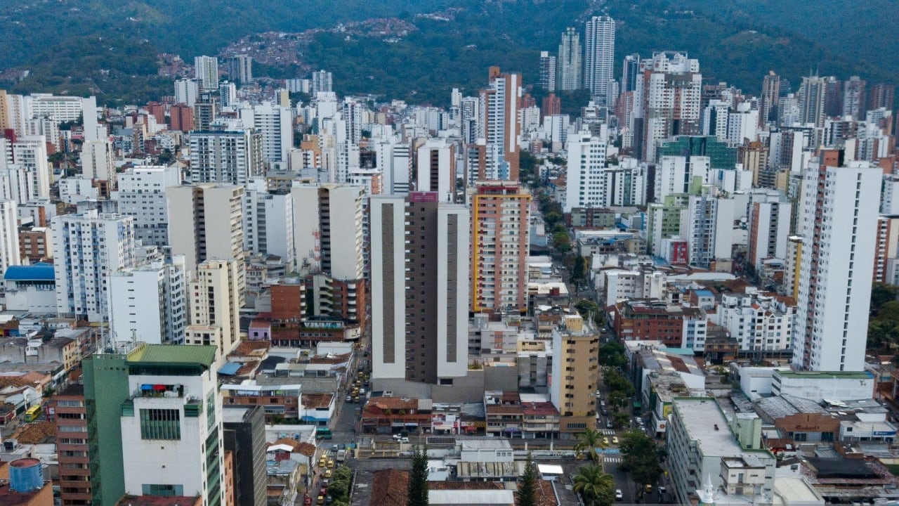 El pico y placa cobija a vehículos particulares y motocicletas.