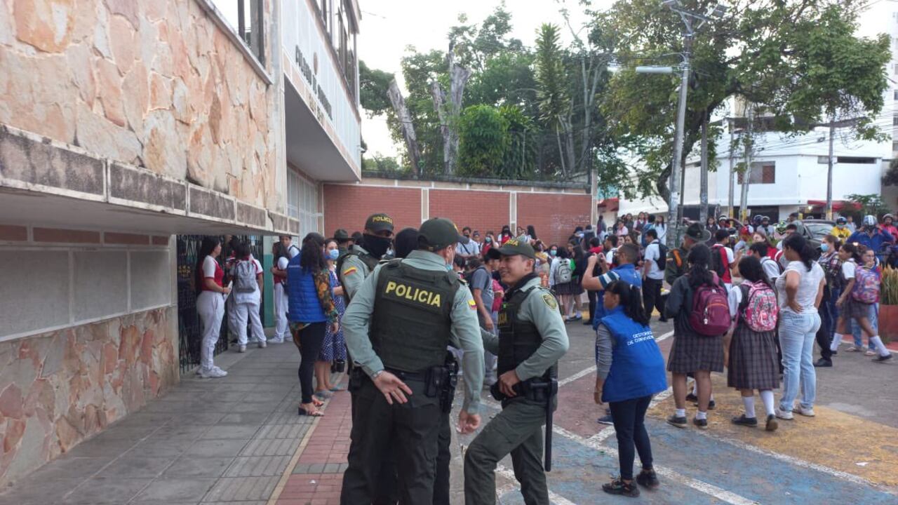 Autoridades en Bucaramanga refuerzan la seguridad a inmediaciones de las instituciones educativas.
