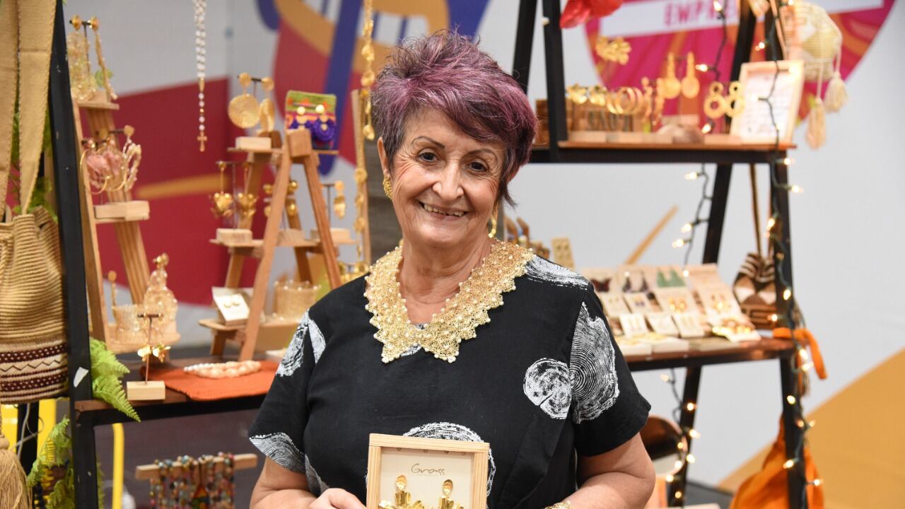 El Sena destacó que los emprendedores comercializan sus productos en diferentes vitrinas comerciales creadas para reactivar la economía de las regiones.