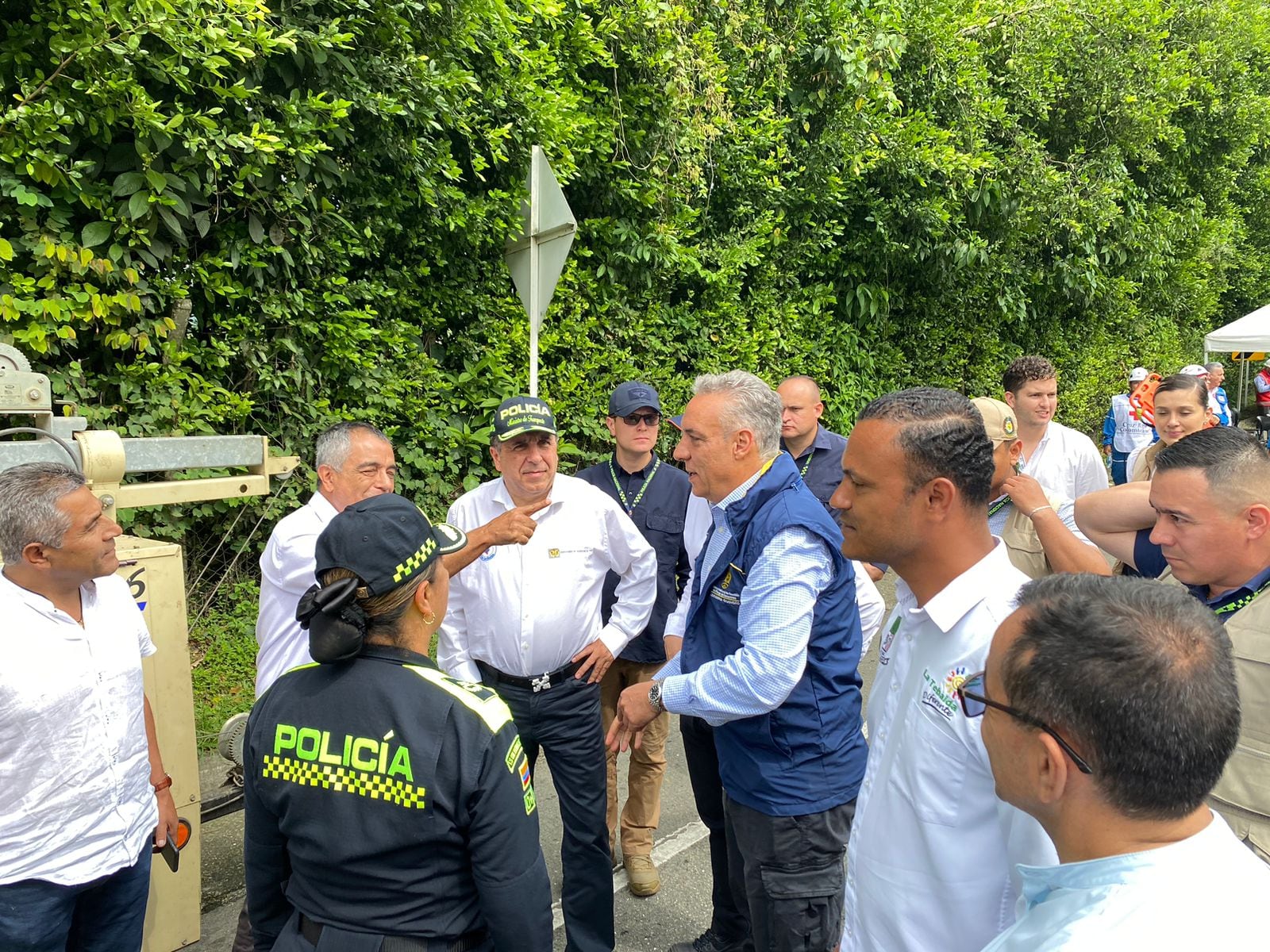 Ministro de Transporte, en el lugar de la emergencia.