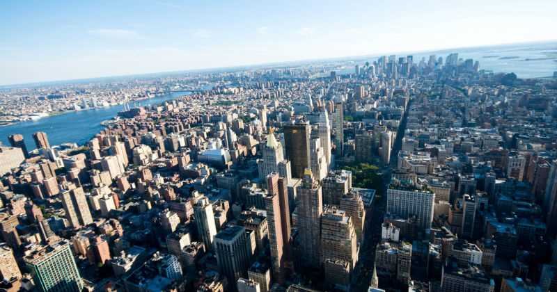 2. Nueva York, Estados Unidos: US$115.966 al año o cerca de US$9.664 mensuales, es decir, casi $28’991.000 mensuales