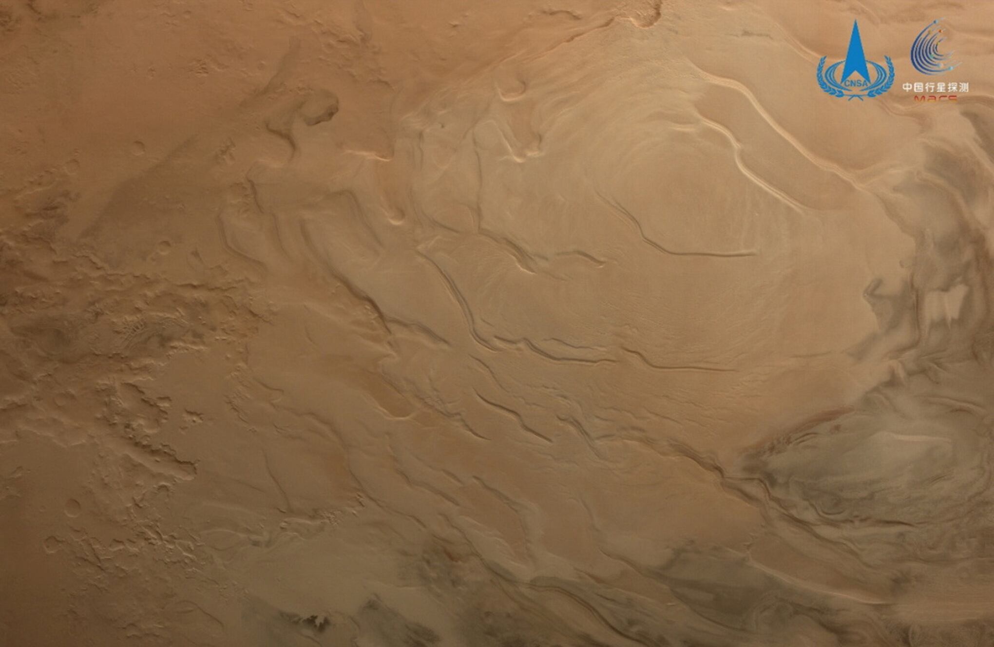 Nave espacial china realiza imágenes de todo el planeta Marte.