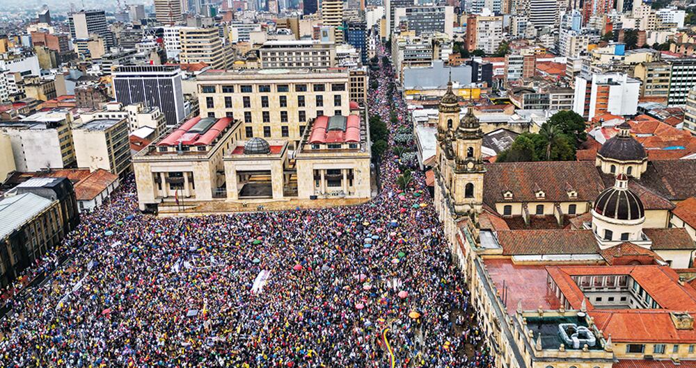 El domingo 21 de abril los ciudadanos salieron a las calles a manifestarse en contra de las políticas y reformas del Gobierno.