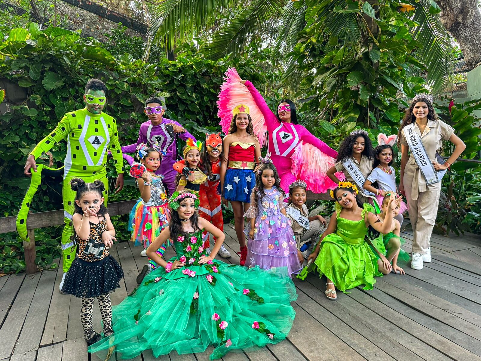 Niños y niñas en el zoológico de Barranquilla.