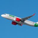 LOS ÁNGELES, CA - 11 DE NOVIEMBRE: VivaAerobus Airbus A320-271N despega del Aeropuerto internacional de Los Ángeles el 11 de noviembre de 2020 en Los Ángeles, California. (Foto de AaronP/Bauer-Griffin/GC Images)