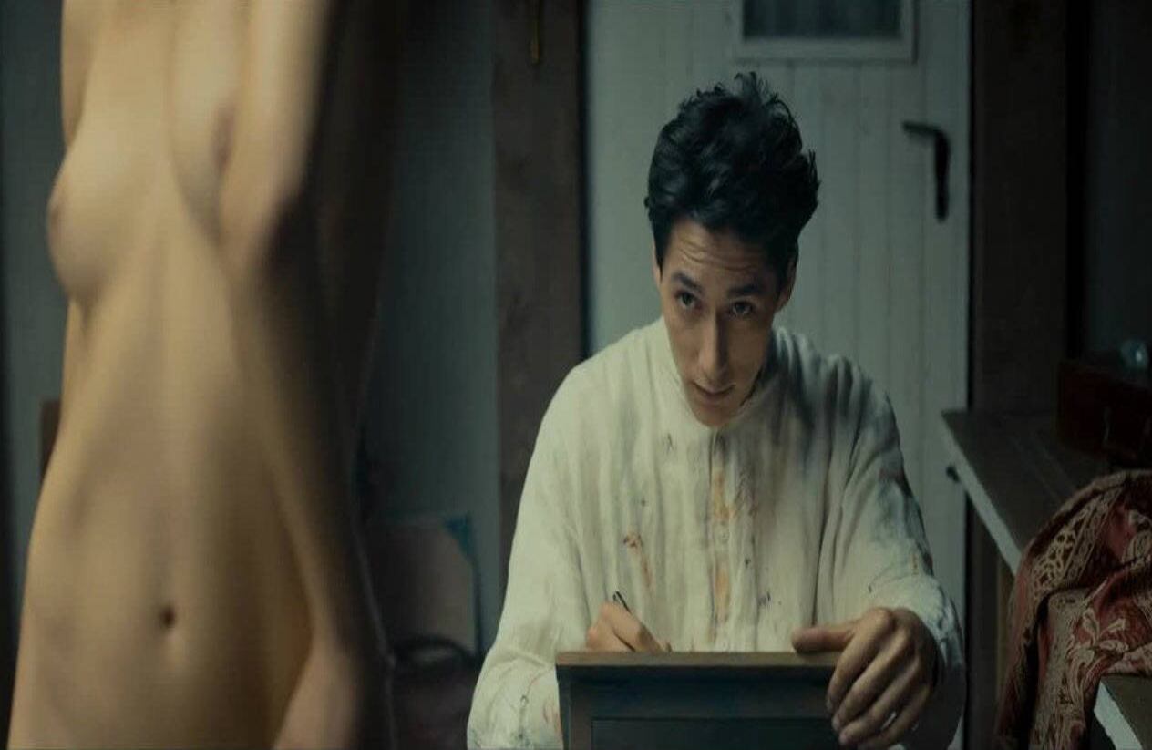 Egon Schiele (2016) La historia de un pintor obsesionado con retratar mujeres, al punto que su obra es acusada de pornografía. La pasión de Egon Schiele puso a prueba su oficio y sus relaciones personales. Esta película de Dieter Berner abarca la corta vida del artista cuyos desnudos escandalizaron a la sociedad de Viena. 