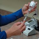 El paciente sufre de enfermedad diverticular, varicocele bilateral y prostatitis crónica.