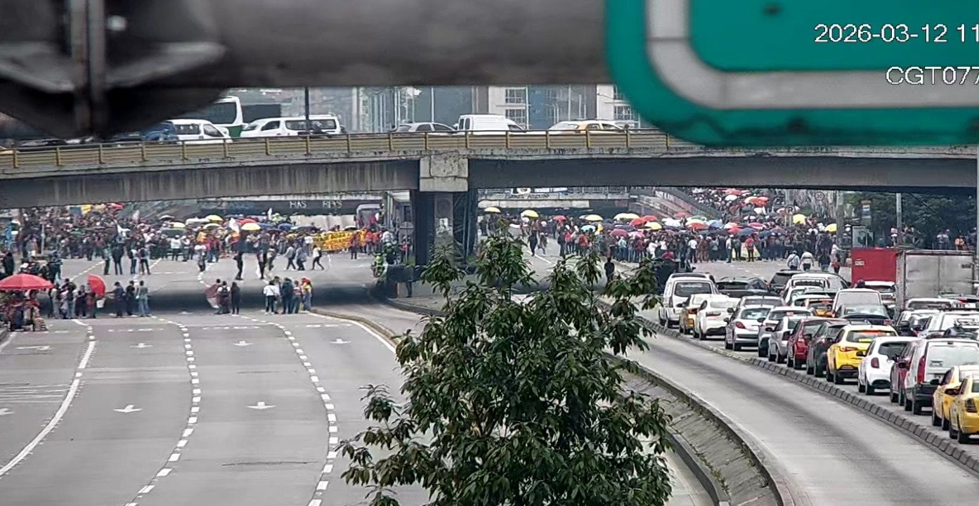 Cierra en la calle 26 por protestas y manifestaciones