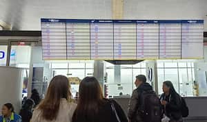 Varias aerolíneas suspenden venta de tiquetes en Colombia por crisis de combustible en aeropuertos